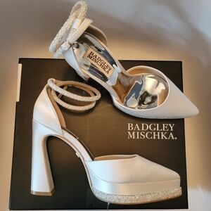 Badgley Mischka Eliana Pointed Platforms Sz. 6